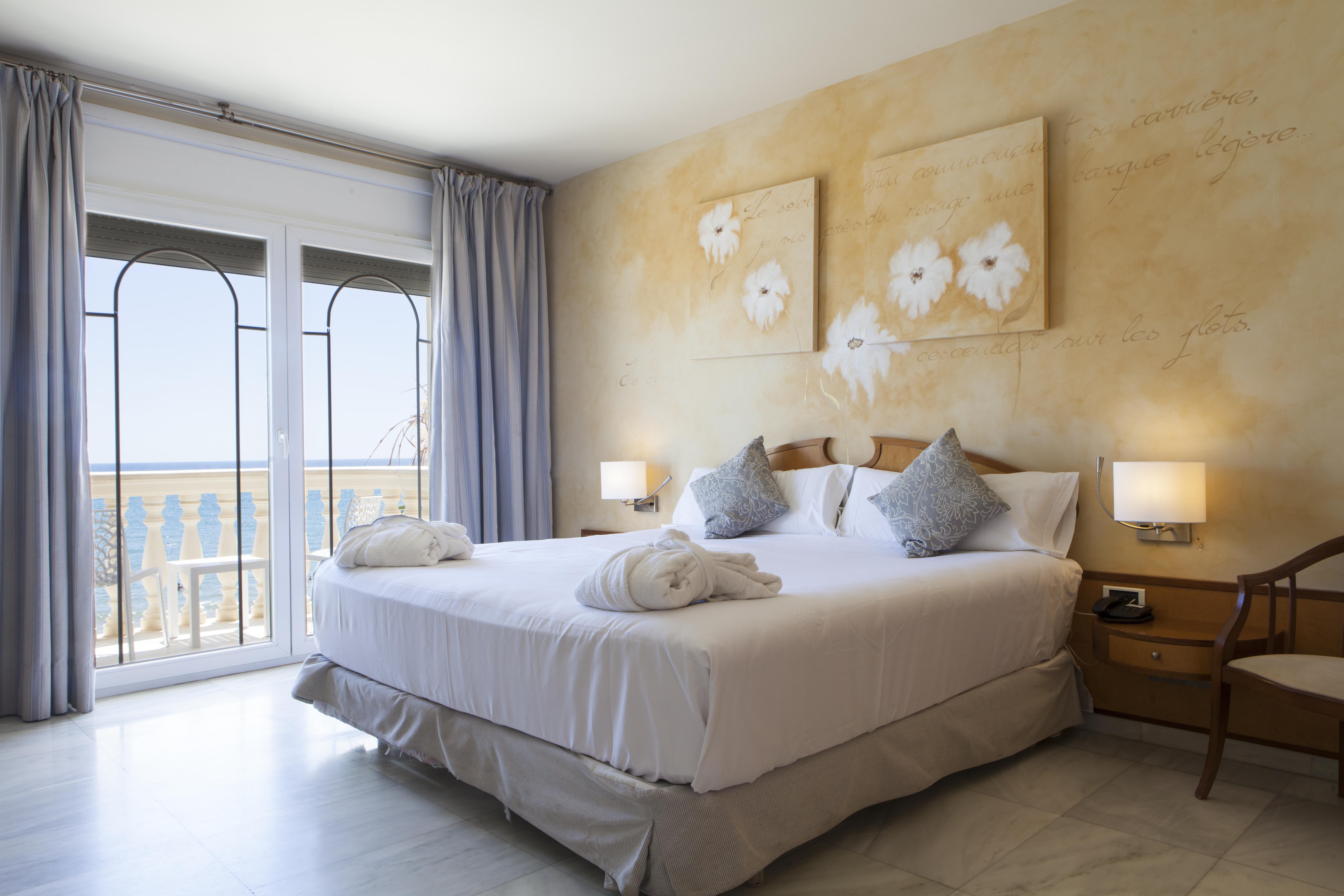 Urh Sitges Playa Hotel Ngoại thất bức ảnh