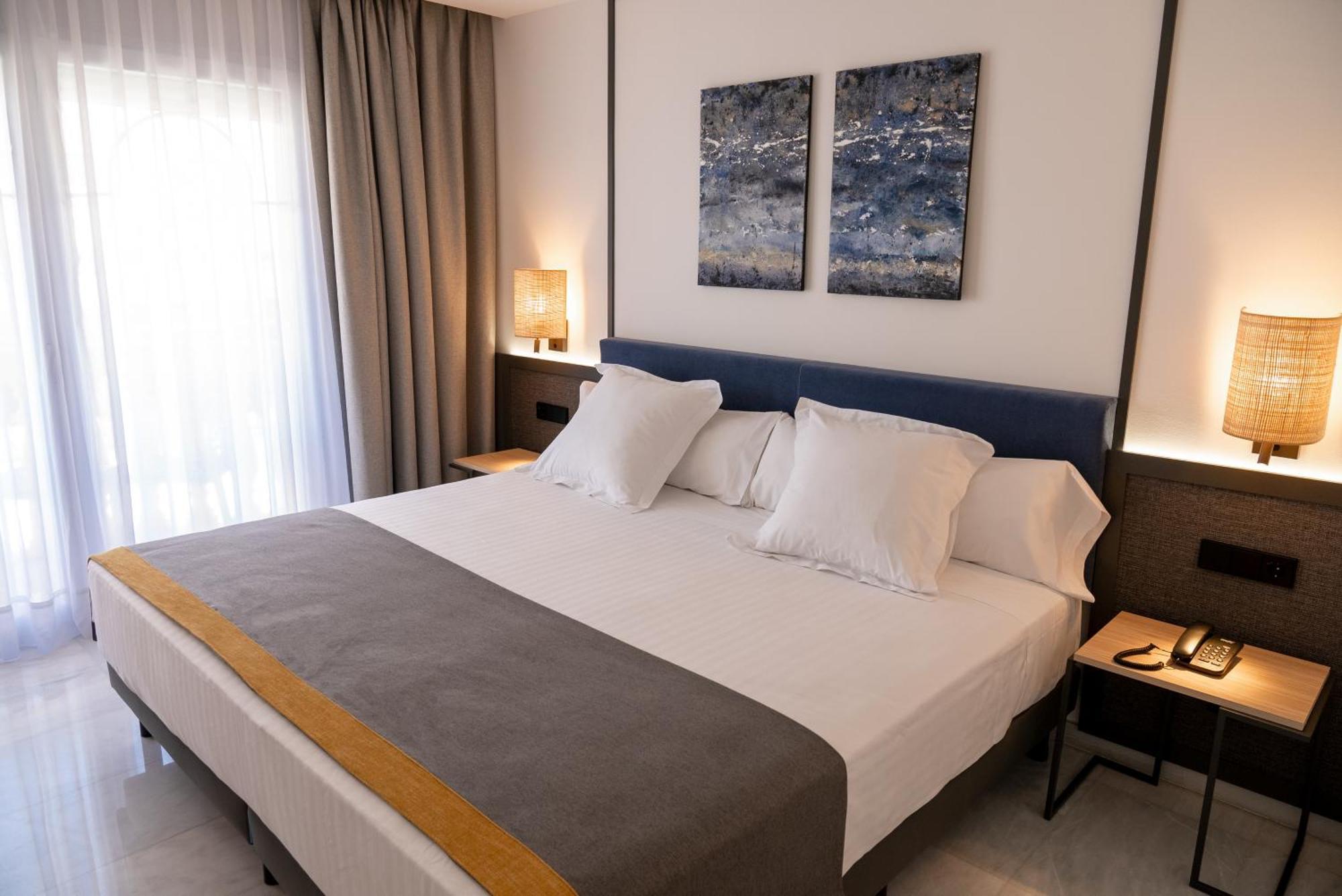 Urh Sitges Playa Hotel Ngoại thất bức ảnh